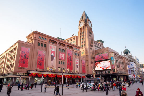 亚洲最大欧米茄时钟正式亮相北京王府井百货钟楼